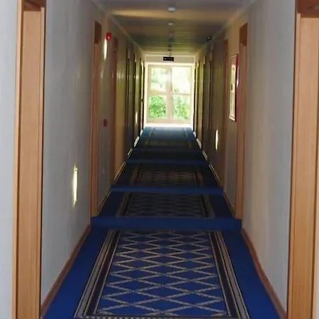 Batont Garden Hotel 3*