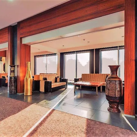 Batont Garden Hotel 3*