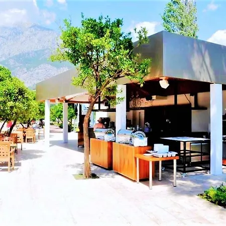 Hotel Batont Garden