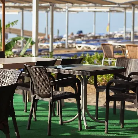 Batont Garden Hotel 3*