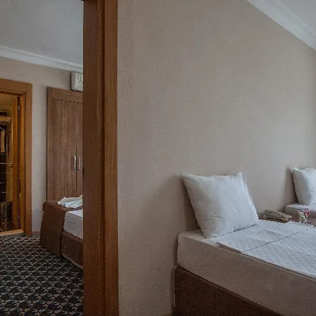 Hotel Batont Garden