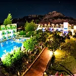 Batont Garden 4*