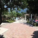 Batont Garden Resort 4*